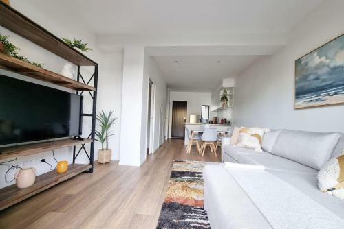 Brand New House By Botany - Netflix & Parking