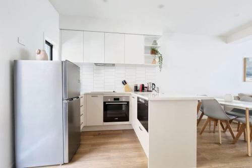 Brand New House By Botany - Netflix & Parking
