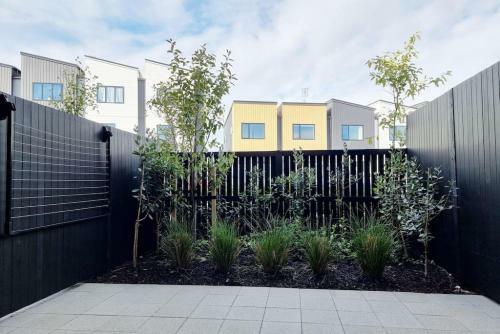 Brand New House By Botany - Netflix & Parking