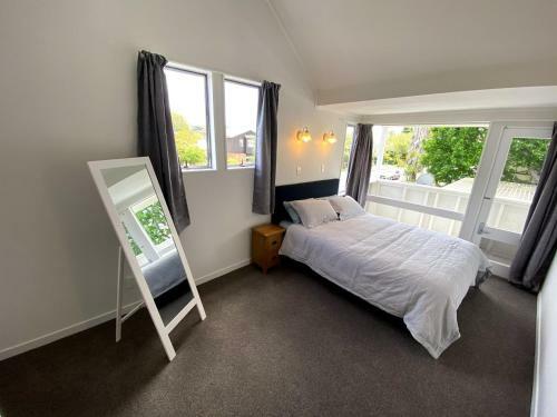 Chamberlain House - 3 Bedroom House By Manly Beach