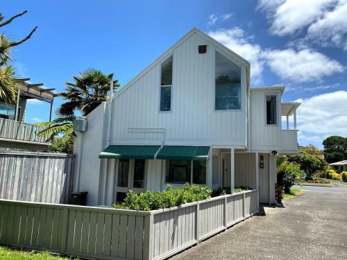 Chamberlain House - 3 Bedroom House By Manly Beach