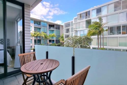 Marina View Apartment In The Viaduct-pool,spa-gym