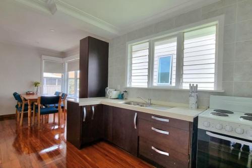 Apartamento Awesome 3 - Bedroom Unit With Free Parking - Wifi