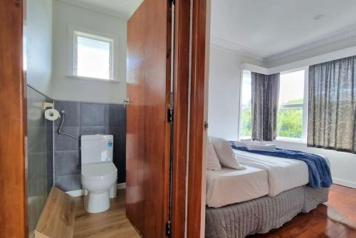 Apartamento Awesome 3 - Bedroom Unit With Free Parking - Wifi