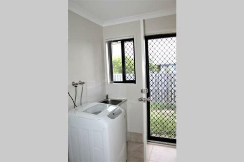 Award Winner House 4 Beds 2 Baths Airconditioned In Gladstone