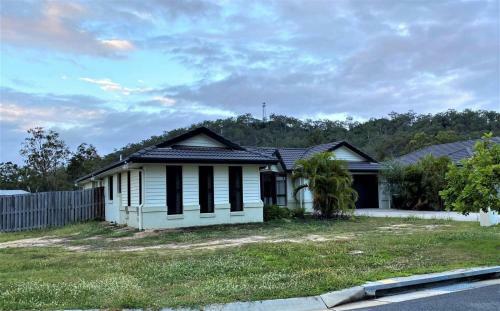Award Winner House 4 Beds 2 Baths Airconditioned In Gladstone