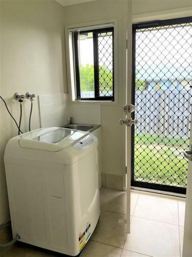 Award Winner House 4 Beds 2 Baths Airconditioned In Gladstone