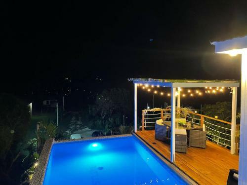 Lush Coastline Serviced Villa With Pool