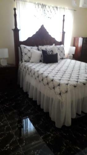 Hostal Leo Villa