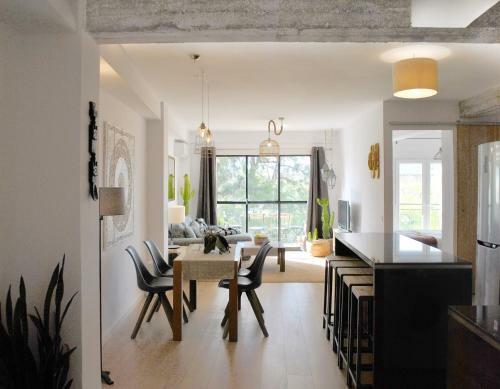 The Boho-chic Oasis, Lovely City Center Apartment