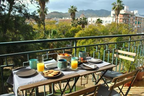 The Boho-chic Oasis, Lovely City Center Apartment