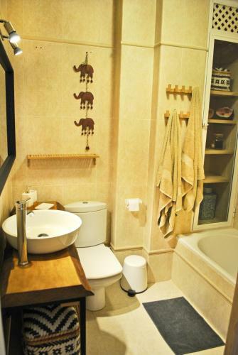 The Boho-chic Oasis, Lovely City Center Apartment