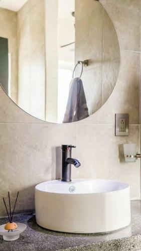 Best Location Apartment In Acapulco Diamante