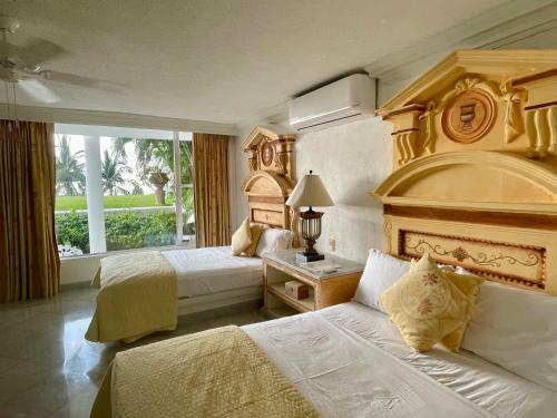 Villa Jade Luxury Full Service Staff Villa