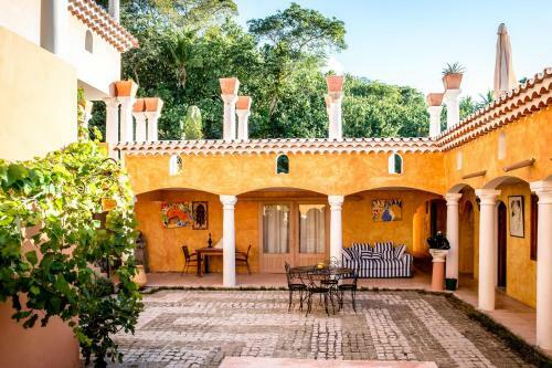 Hostal Villa Yrondi