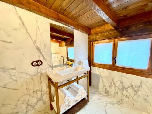 Rustic Chic Apartment El Tarter 55c