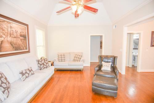 Lower 48 Montclair Property