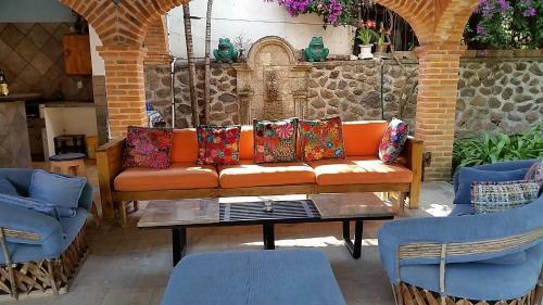 Mexican 1 Level Hacienda