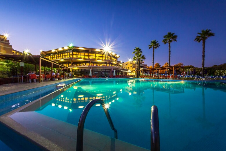 Hotel Auramar Beach Resort