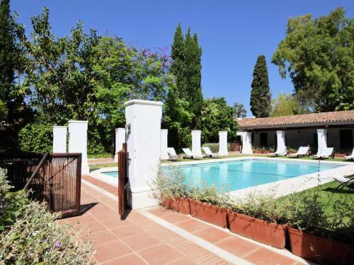 Luxurious Villa In Marbella With Swimming Pool