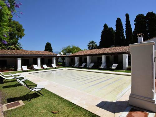 Luxurious Villa In Marbella With Swimming Pool