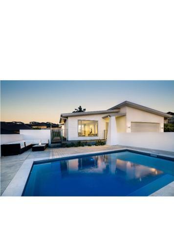 Hamilton Family Home With Pool