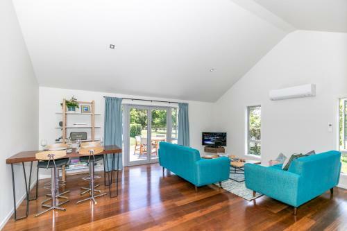 Spacious Modern Two-bedroom Apartment