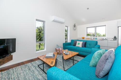Spacious Modern Two-bedroom Apartment