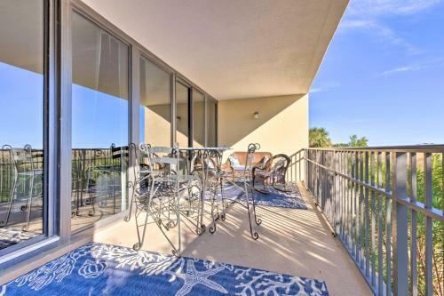 Apartamento Sunny 1st-floor Condo With Ocean-view Balcony!