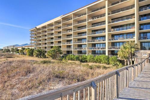 Apartamento Sunny 1st-floor Condo With Ocean-view Balcony!