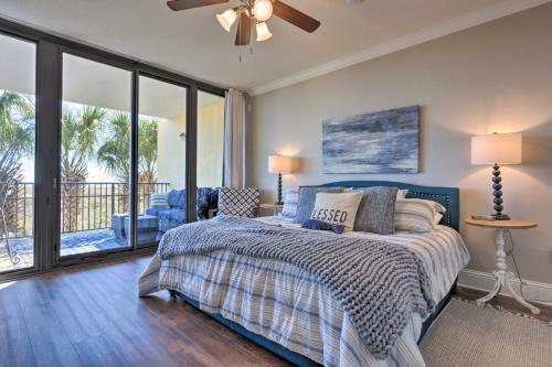 Apartamento Sunny 1st-floor Condo With Ocean-view Balcony!