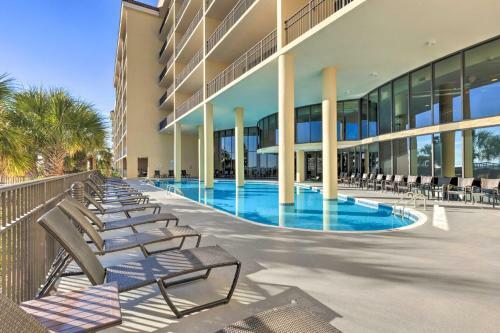 Apartamento Sunny 1st-floor Condo With Ocean-view Balcony!