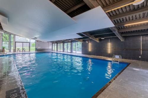Apartamento Condo 2 Chambres Avec Parc Aquatique!
