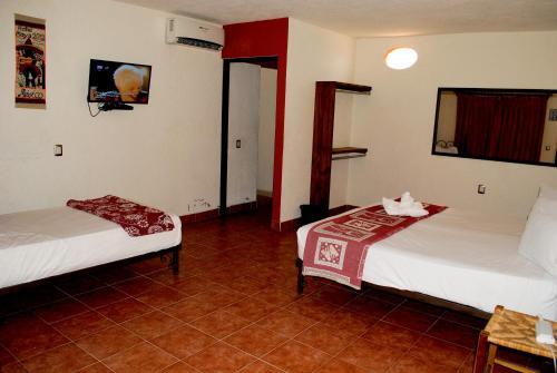 Hotel Maya 2012