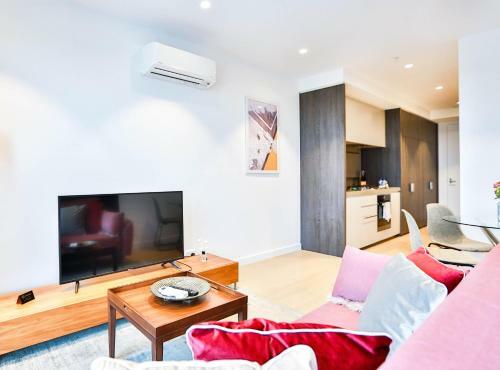 Box Hill Central Sky One Apartment