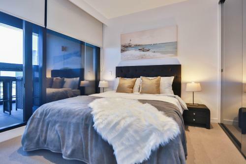 Box Hill Central Sky One Apartment