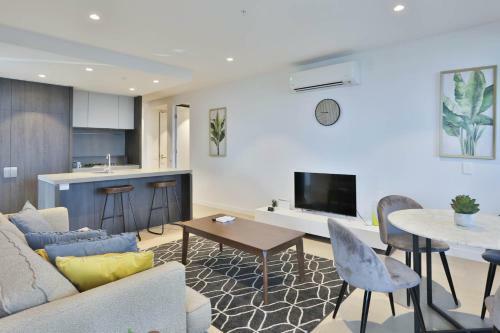 Box Hill Central Sky One Apartment