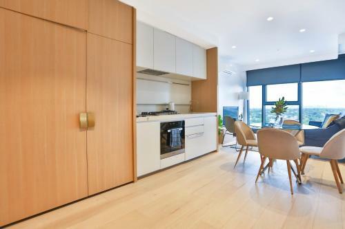 Box Hill Central Sky One Apartment