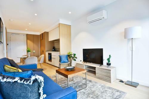 Box Hill Central Sky One Apartment