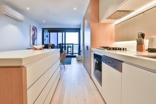 Box Hill Central Sky One Apartment