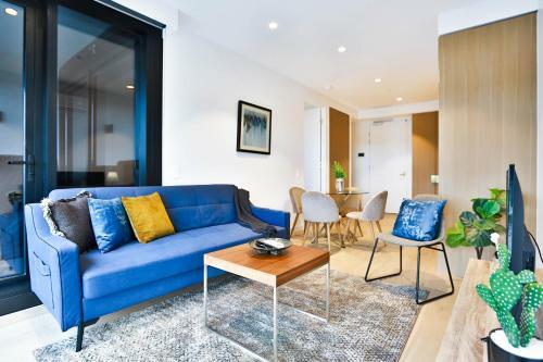 Box Hill Central Sky One Apartment