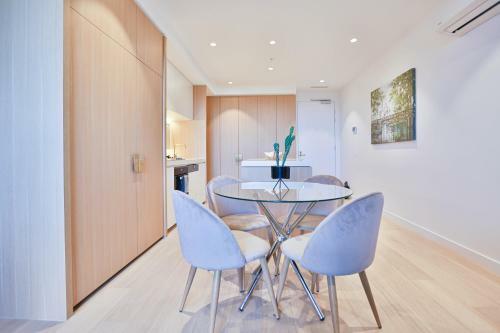 Box Hill Central Sky One Apartment