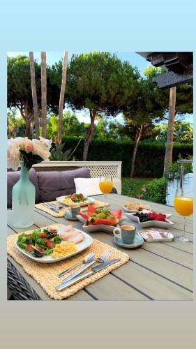 Luxury Apartment In La Isla, Puerto Banus