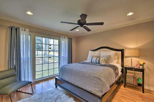 Charming Florence Home With Fireplace And Grill!