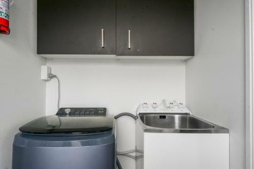 Sand Dune Serenity - Himatangi Beach Holiday Home