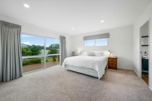 Sand Dune Serenity - Himatangi Beach Holiday Home