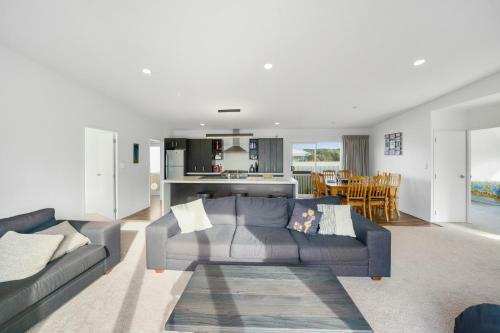 Sand Dune Serenity - Himatangi Beach Holiday Home