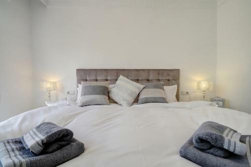 3 Bed Modern House Marbella - Direct Pool Access