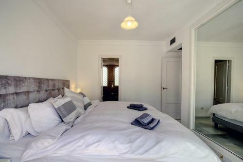 3 Bed Modern House Marbella - Direct Pool Access