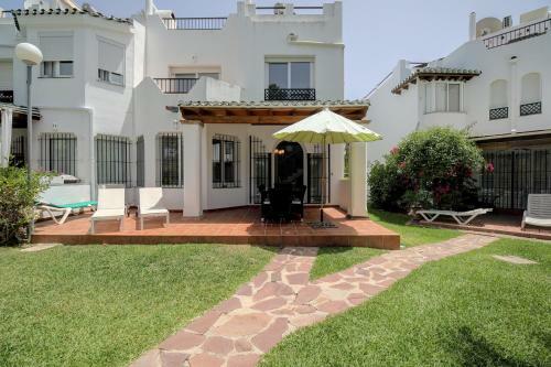 3 Bed Modern House Marbella - Direct Pool Access